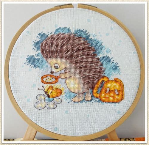 Hedgehog Traveller cross stitch chart by Artmishka Cross Stitch